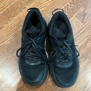 Hoka Women’s Bondi 7 Sneaker in Black/Black size 8